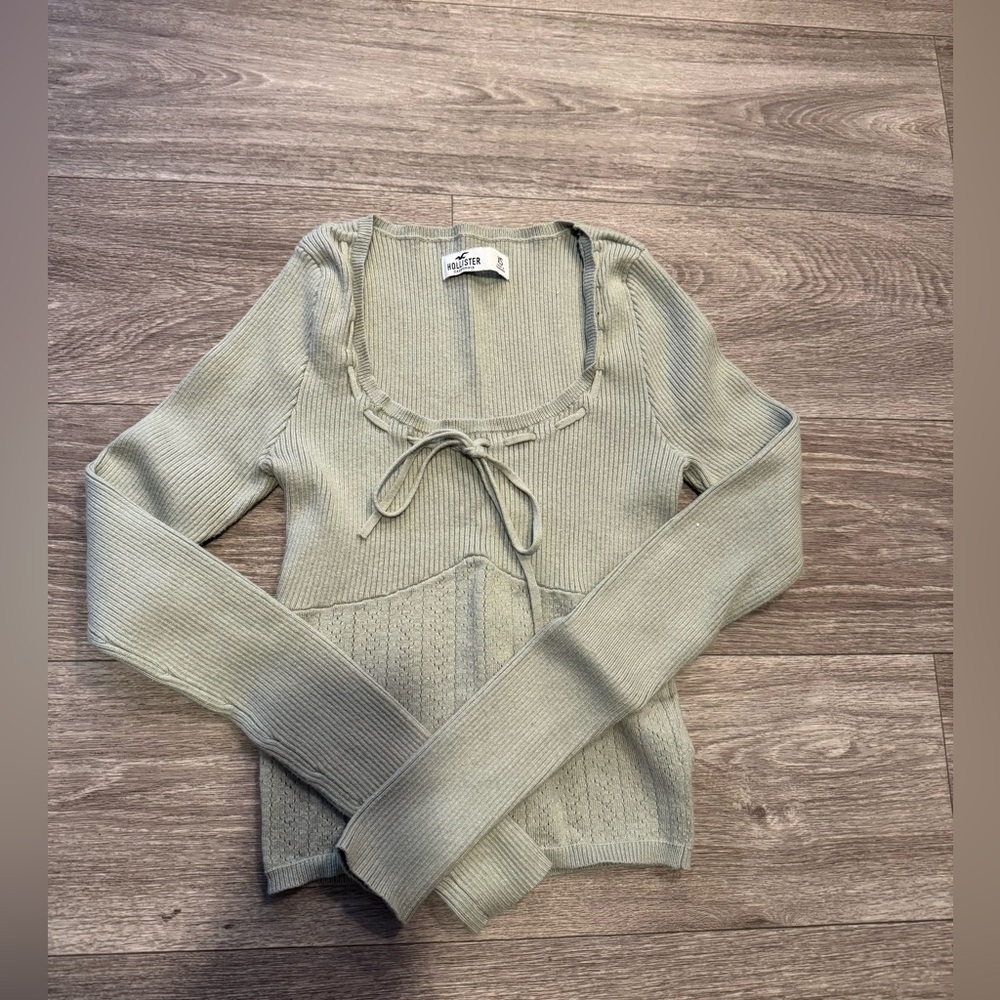 Hollister knit sweater